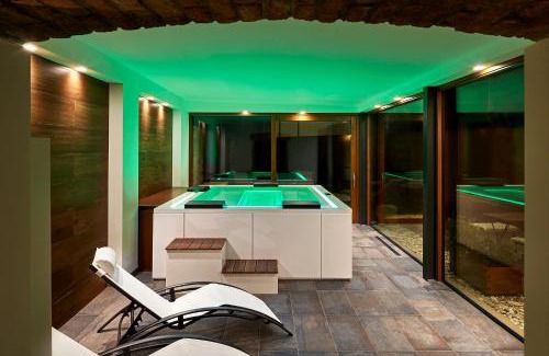 Aquileia Apartment | Relax at Zadris 1922 Apartments & Spa with Ocean Views