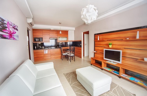 Sarvar Apartment | Guest-Favorite Zafír Apartmanház with Family-Friendly Amenities