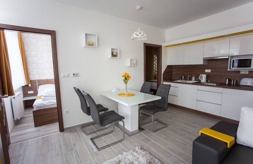 Sarvar Apartment | Guest-Favorite Zafír Apartmanház with Family-Friendly Amenities