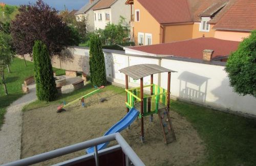 Sarvar Apartment | Premier Zafír Sziget Apartman with Ocean View & Spa