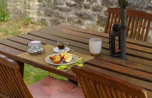Valfabbrica Apartment | Discover Zafferano: Ocean View Retreat with Pool & Breakfast