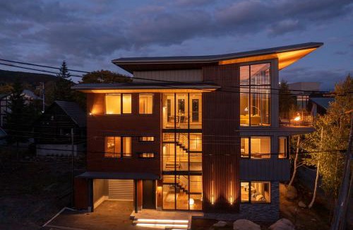 Hirafu Apartment | Discover Zai-On: Family-Friendly Getaway with Hot Tub