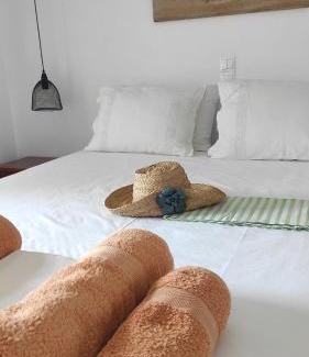 Eresos-Antissa Apartment | Pet-Friendly Zaira Studios: Highly Rated Comfort Awaiting You