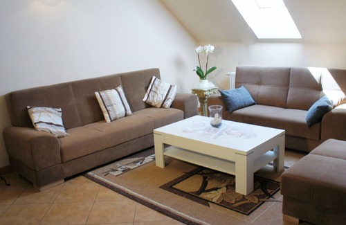 Makowo House | Discover Zajazd Agro nad Stawem: Family-Friendly Retreat