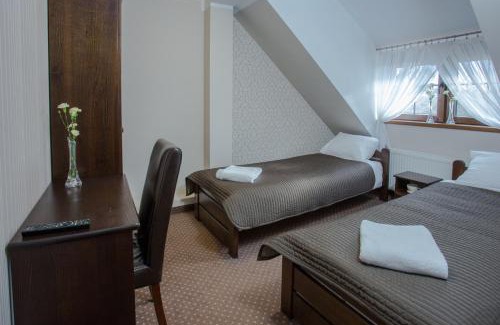 gmina Mieleszyn Hotel | Pet-Friendly Zajazd Drogorad: Oceanfront Retreat Awaits