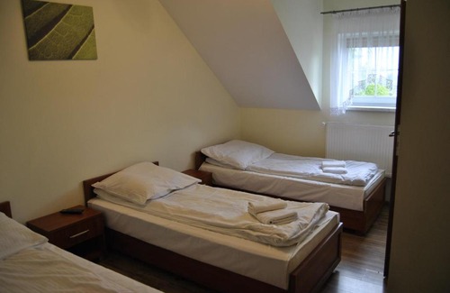 gmina Mircze Hotel | Welcoming Zajazd Dworek: Breakfast & Family-Friendly Stay