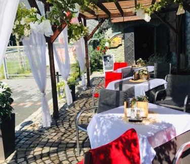 Walidrogi Hotel | Discover Zajazd Myśliwska: Pet-Friendly with Breakfast & More