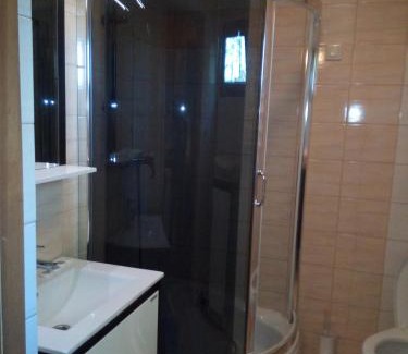 Miłomłyn Hotel | Pet-Friendly Zajazd Przystanek Piławki with Oceanfront Views