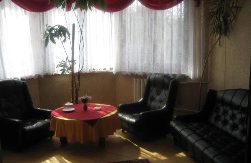 Ostrow Mazowiecka Hotel | Cozy Zajazd Skalny: Pet-Friendly Stay with Breakfast