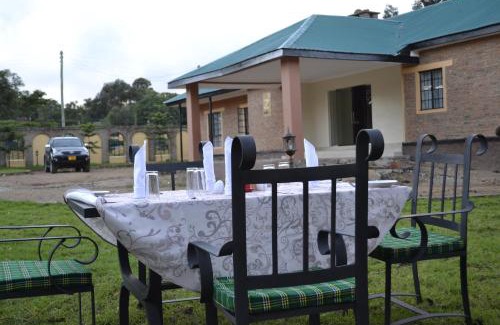 Iringa Hotel | Cozy Zakinn Hotel Gangilonga: Family-Friendly Stay Awaits