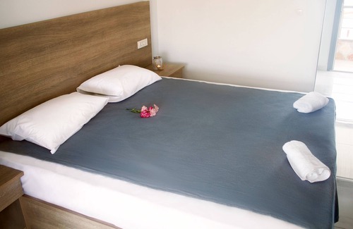 Khartata House | Inviting Zakynthos Summer Retreat with Ocean Views