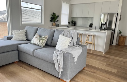 Anna Bay Apartment | Unforgettable Zala: Ocean Views, Whale Watching & Top Rated