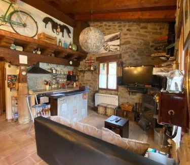 Zaldierna Apartment | Discover Zaldierna al Sol: Pet-Friendly Stay in Ezcaray