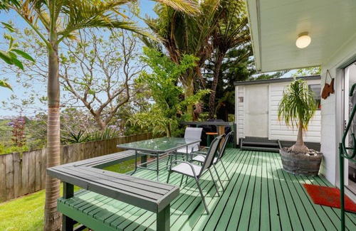 Bethlehem House | Family-Friendly Retreat at Zalonyika NZ - Tauranga Home