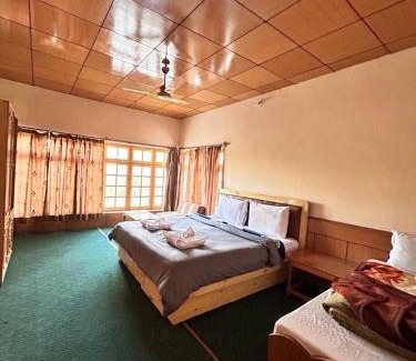 Diskit House | Inviting Zambala Guest House: Ideal for Families & Relaxation