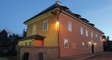 Ostrava Hotel | Elegant Zamek Zabreh: Pet-Friendly with Breakfast Included