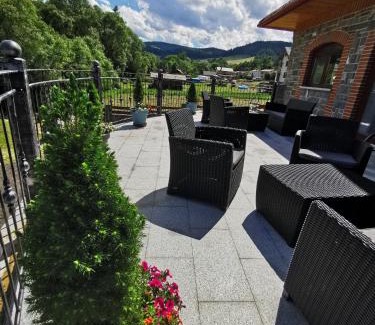 Matiasovce House | Charming Zamoček: Guest Rated 10/10 with Pool & Kitchen