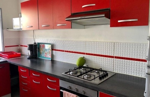 La Desirade House | ZANDOLI Cottage: family accommodation close to all sites and amenities