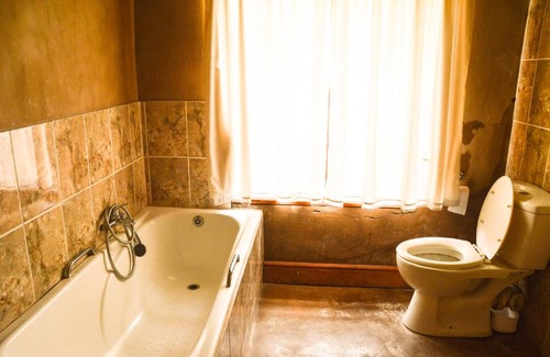 Studtis House | Cozy Zandvlakte Guest Farm: Family-Friendly Retreat with Pool
