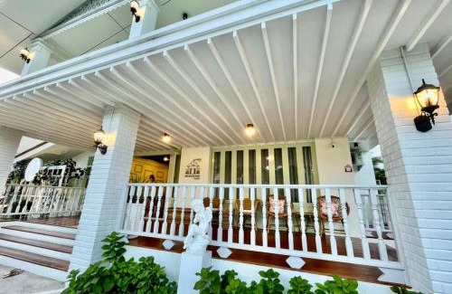 Ranong Hotel | Tranquil Getaway at Zen Balcony House, Ranong - 9.3/10