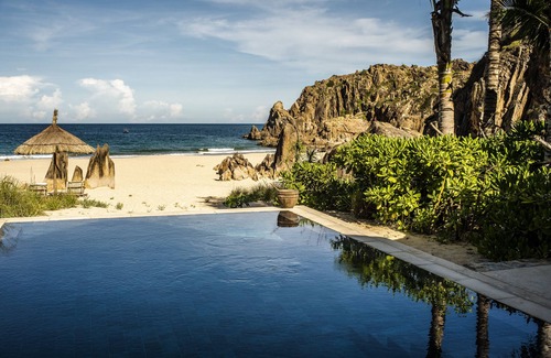 Xuan Canh Hotel | Elegant Zannier Bai San Ho: Ocean View & Spa Retreat
