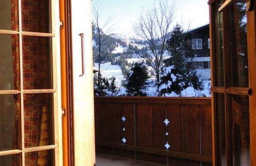 Saanenmoeser Apartment | Relaxing Retreat at Zapfe (Moore) with Spa & Breakfast