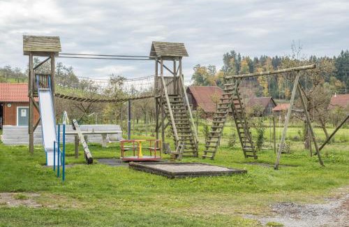 Tettnang Apartment | Experience Zapfs Bauernhof Vergißmeinnicht: Family-Friendly Retreat