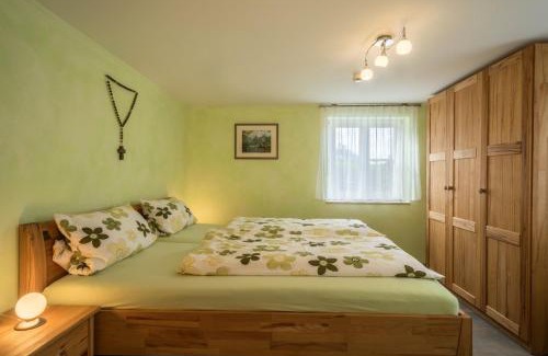 Tettnang Apartment | Experience Zapfs Bauernhof Vergißmeinnicht: Family-Friendly Retreat