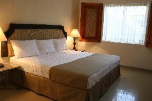 Cuauhtemoc Hotel | Delightful Zar Colima: Poolside Retreat for Families & Pets