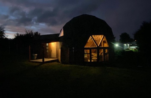Putemun House | Discover Zarapito Domo: Family-Friendly with Hot Tub Bliss
