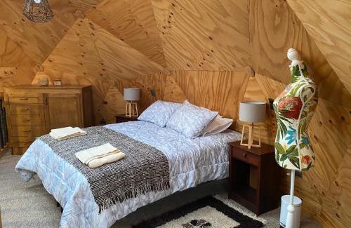 Putemun House | Discover Zarapito Domo: Family-Friendly with Hot Tub Bliss