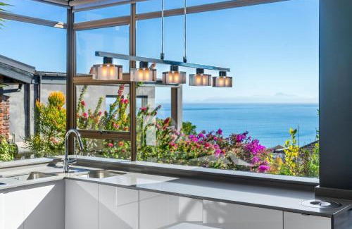 Mountainside Apartment | Family-Friendly Zaria Sun: Oceanfront Views Await You