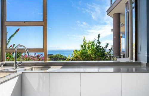 Mountainside Apartment | Family-Friendly Zaria Sun: Oceanfront Views Await You