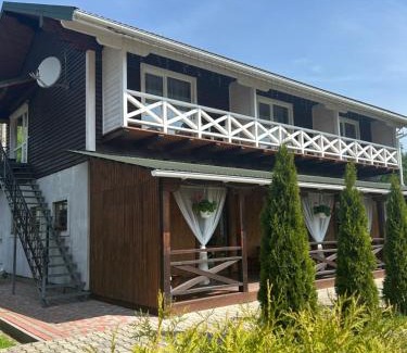 Slavske House | Experience Zarichna Lyks: Guest Rated 9.9 with Pool Access