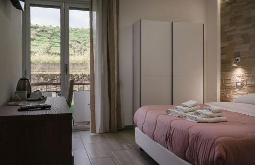 Catanzaro Bed & Breakfast | Pet-Friendly Zaro Suites B&B with Hot Tub & Breakfast