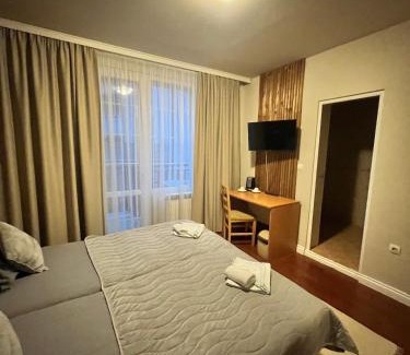 Old Town House | Welcoming Zasheva Kushta Guesthouse with Family-Friendly Amenities