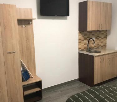 Rakhiv House | Budget-Friendly Zatishok Guest House with Family Amenities