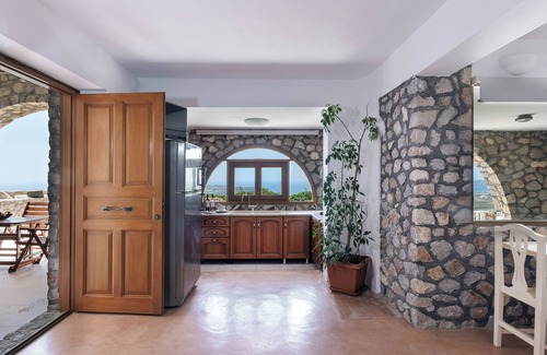 Santorini Villa | Indulge at Zatrikion Villas Santorini with Ocean Views