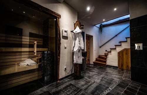 Bernkastel Apartment | Indulge in Comfort at ZaVélo Suite with Hot Tub Bliss