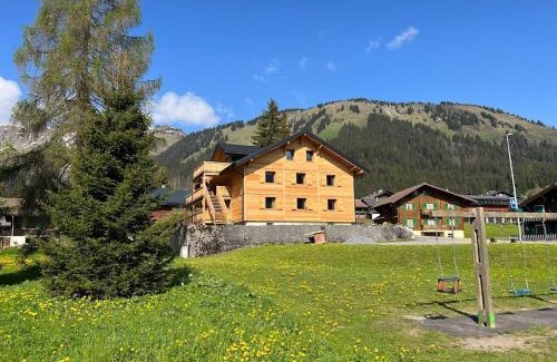 Morgins Apartment | Inviting ZE Mountain Lodge in Morgins - Family-Friendly Stay
