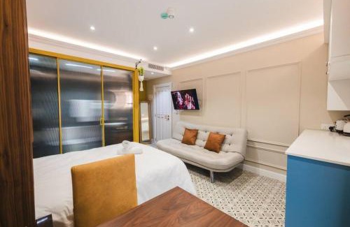 Zebbug House | Discover Zebbuga Deluxe Balcony Suite for Your Getaway