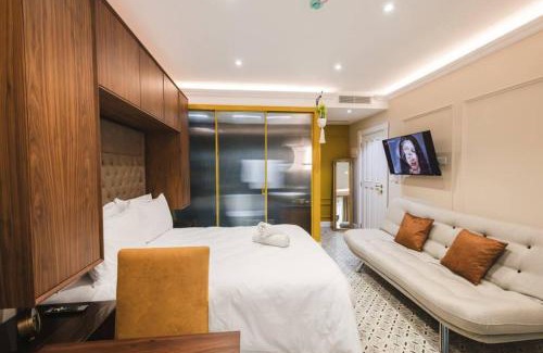 Zebbug House | Discover Zebbuga Deluxe Balcony Suite for Your Getaway