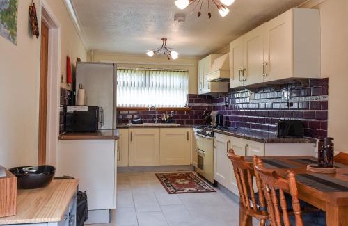 Blaenavon House | Family-Friendly Zebra House: Pet Welcoming Retreat