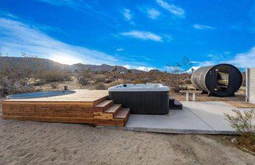 Joshua Tree Highlands House | Relaxing Zebra Shadow: Hot Tub Retreat Near the Park