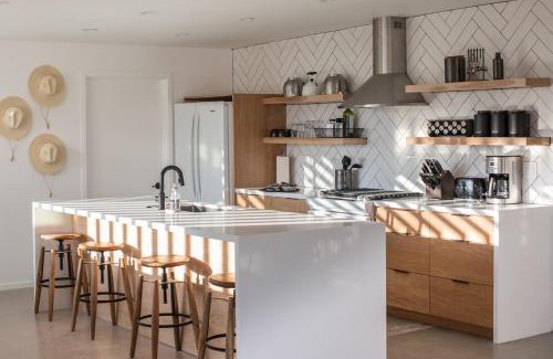 Joshua Tree Highlands House | Relaxing Zebra Shadow: Hot Tub Retreat Near the Park