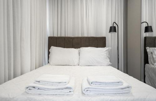 Agronomica Apartment | Discover ZEE Studios: Oceanfront Retreat Near Beira-Mar