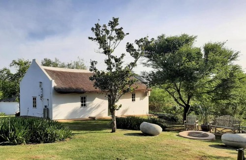 Riversdale House | Historic Zeekoegat Homestead with Pool & Family Amenities