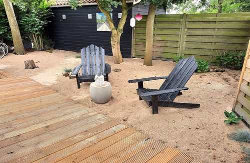Westenschouwen Ski Chalet | Relax at Zeeland: Mobilheim with Private Garden and Pool