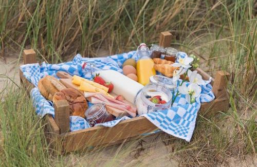 Wissenkerke Bed & Breakfast | Experience Zeeuwse Zot: Ocean View & Family-Friendly Retreat