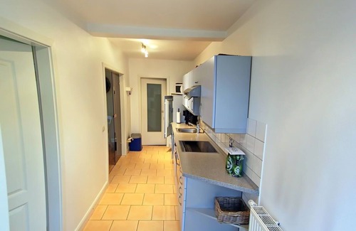 Tinnum Apartment | Scenic Ocean View Hotel - Family-Friendly Retreat